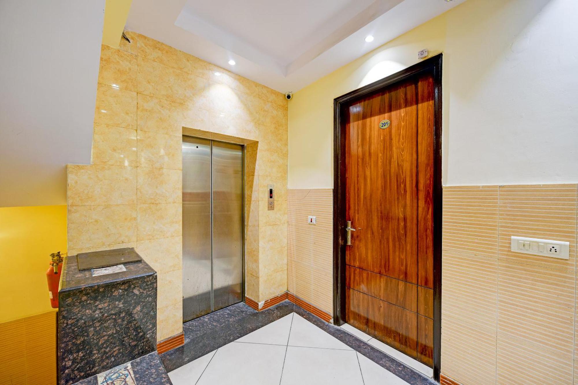Hotel Le Grand - Walk-In From Rk Ashram Metro Station New Delhi Extérieur photo