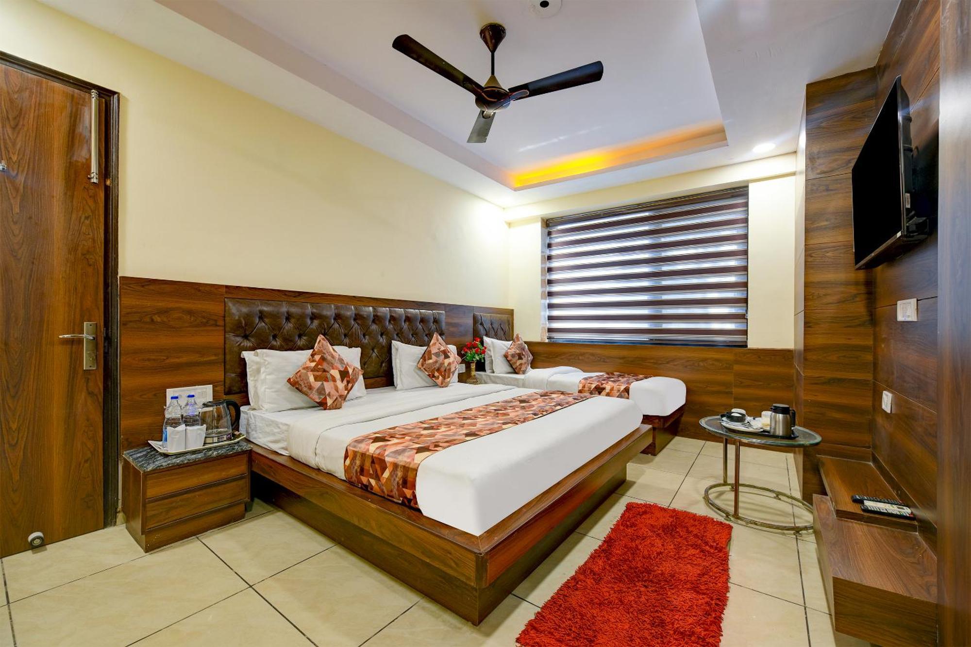 Hotel Le Grand - Walk-In From Rk Ashram Metro Station New Delhi Extérieur photo