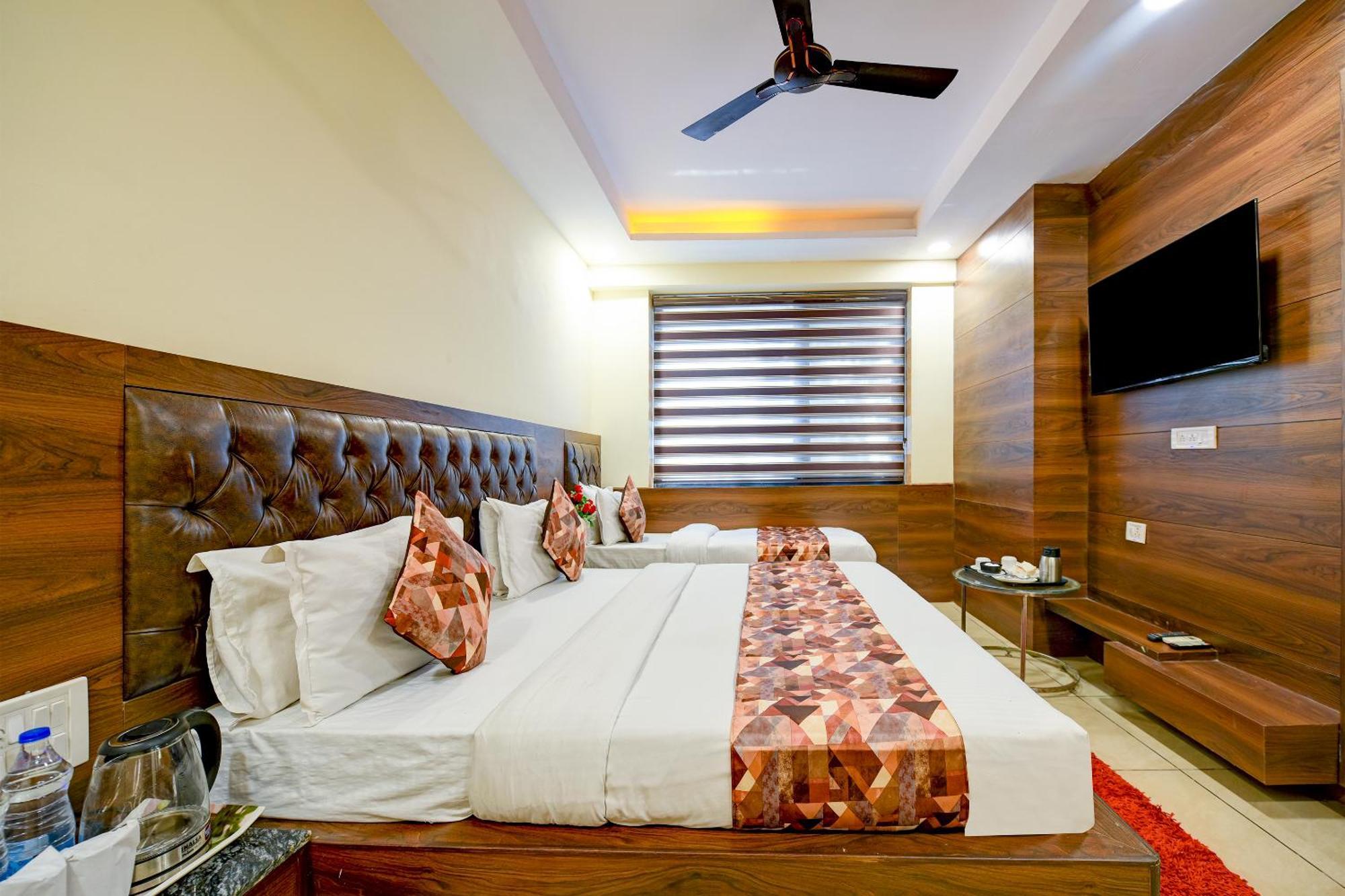 Hotel Le Grand - Walk-In From Rk Ashram Metro Station New Delhi Extérieur photo