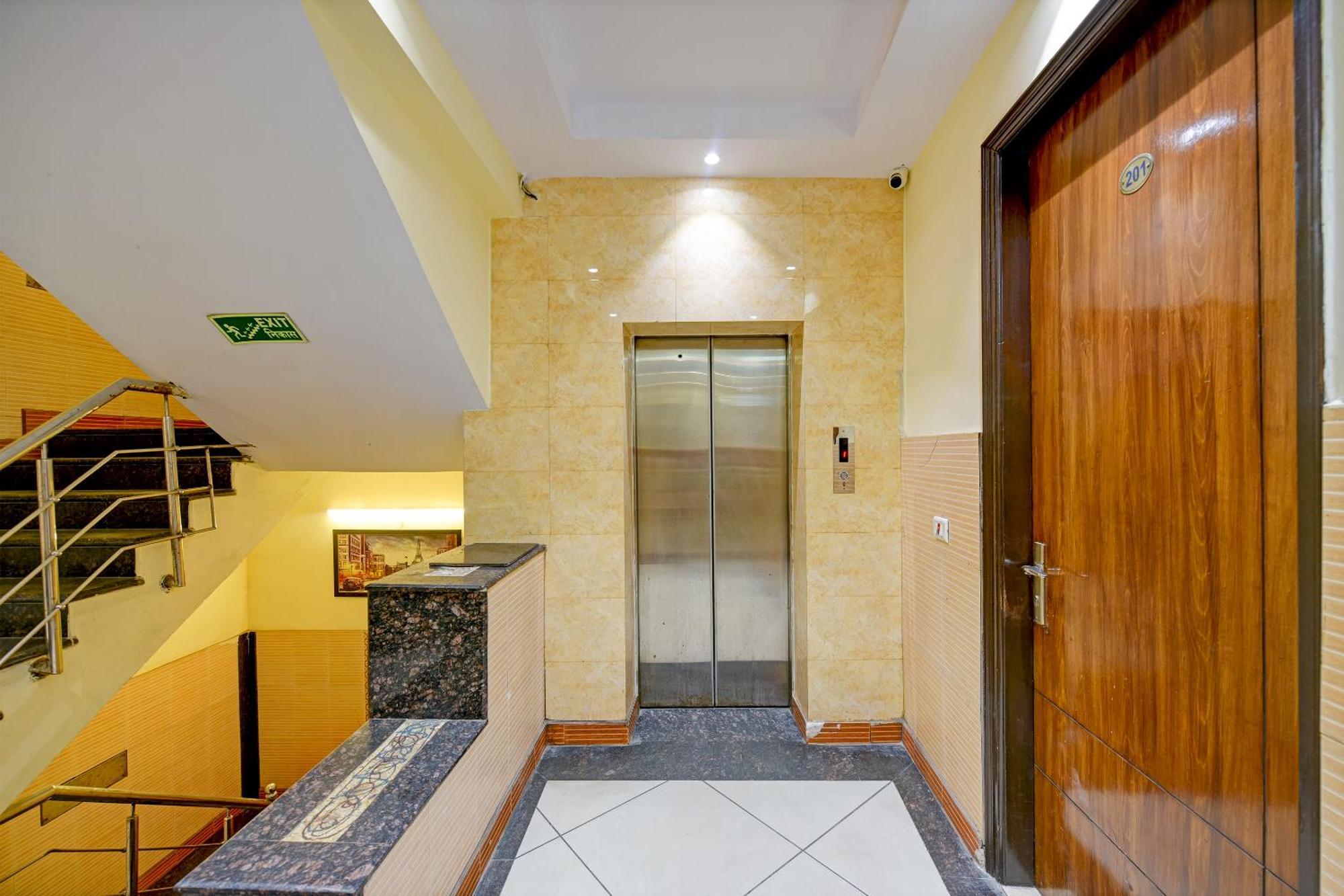 Hotel Le Grand - Walk-In From Rk Ashram Metro Station New Delhi Extérieur photo