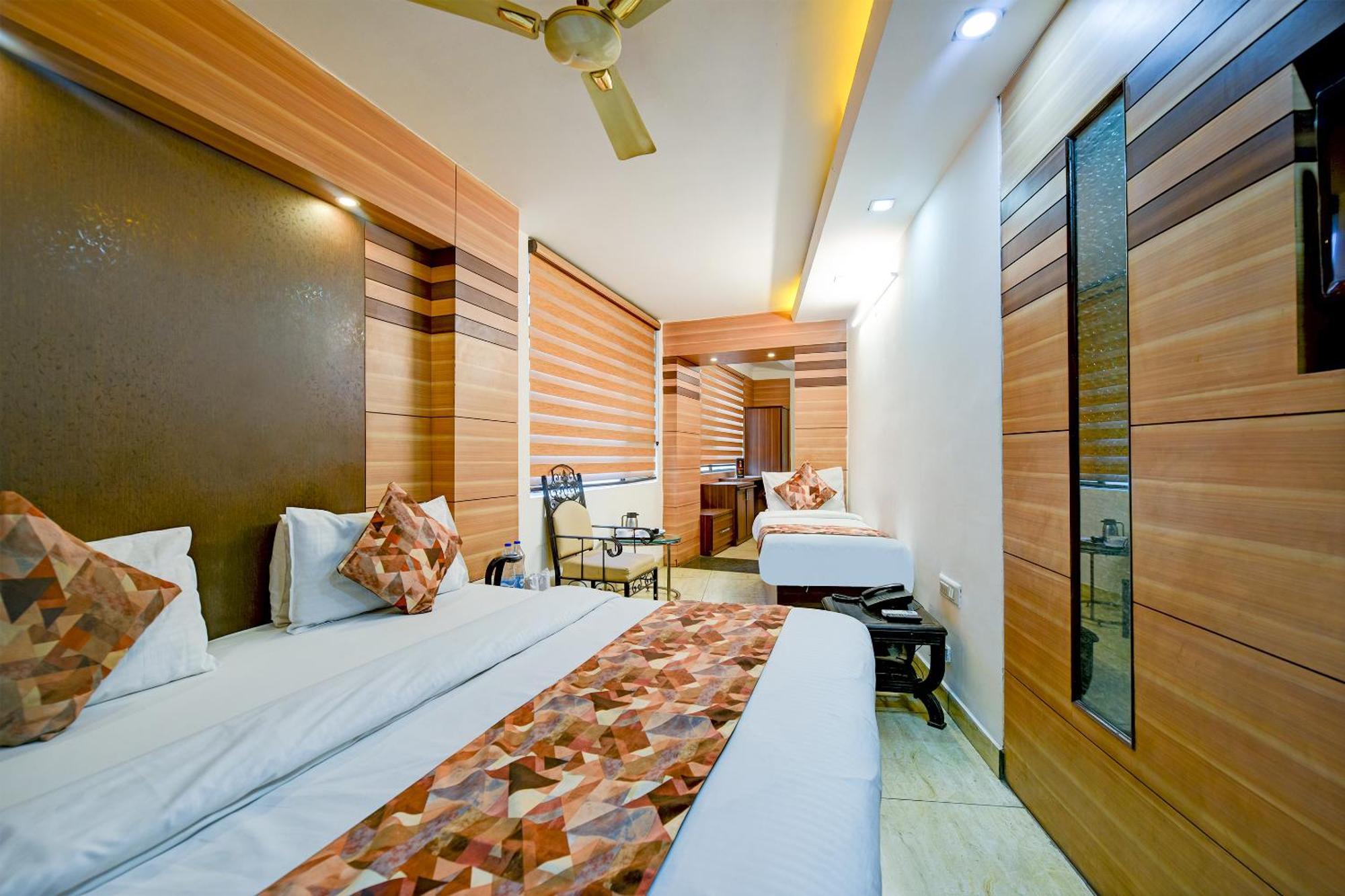 Hotel Le Grand - Walk-In From Rk Ashram Metro Station New Delhi Extérieur photo