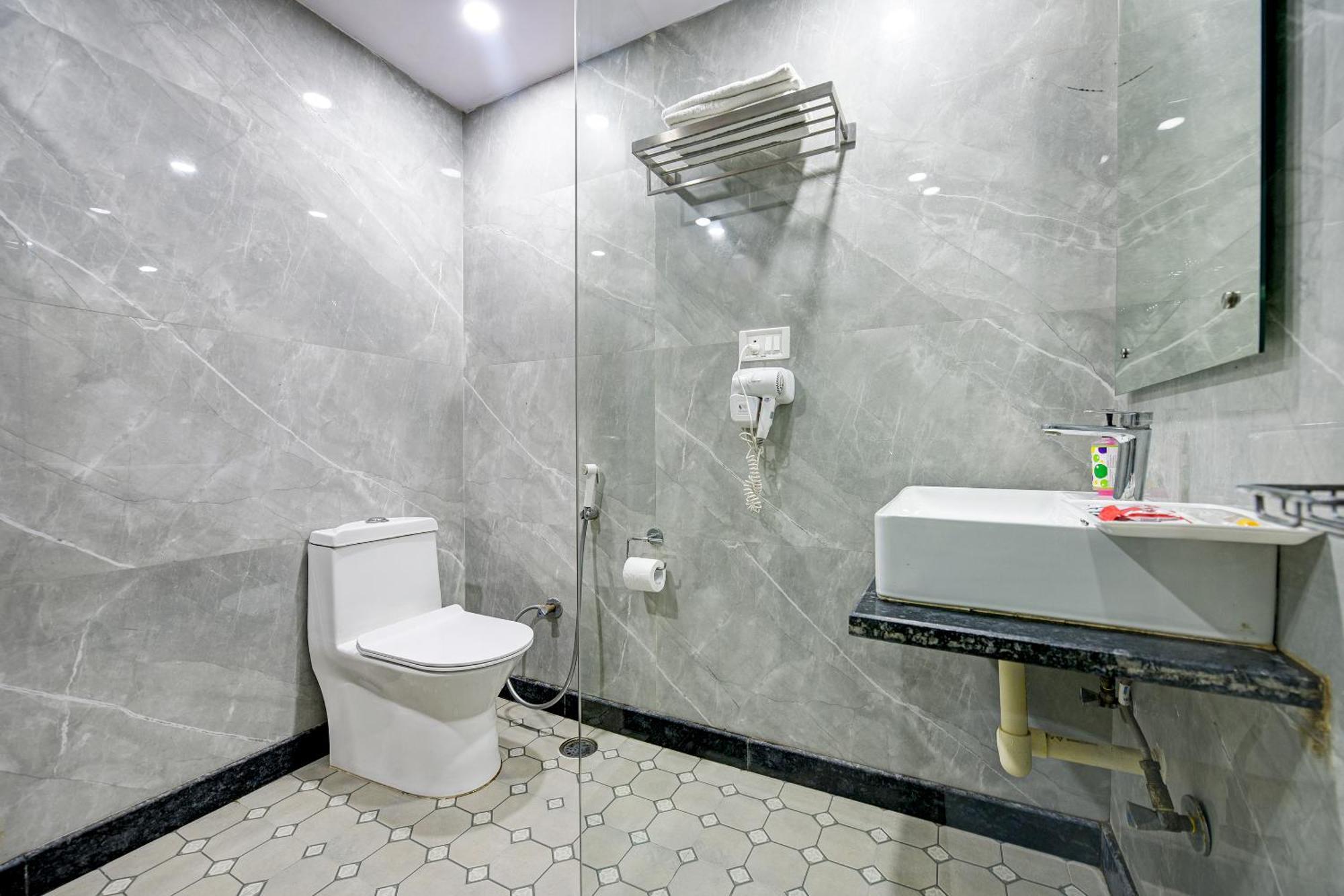 Hotel Le Grand - Walk-In From Rk Ashram Metro Station New Delhi Extérieur photo