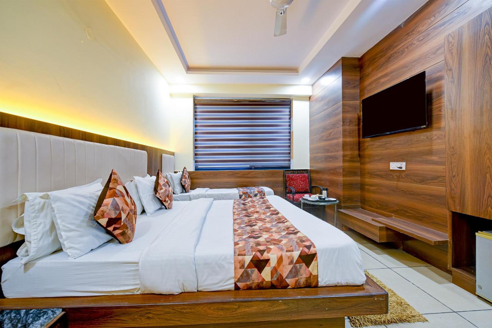Hotel Le Grand - Walk-In From Rk Ashram Metro Station New Delhi Extérieur photo