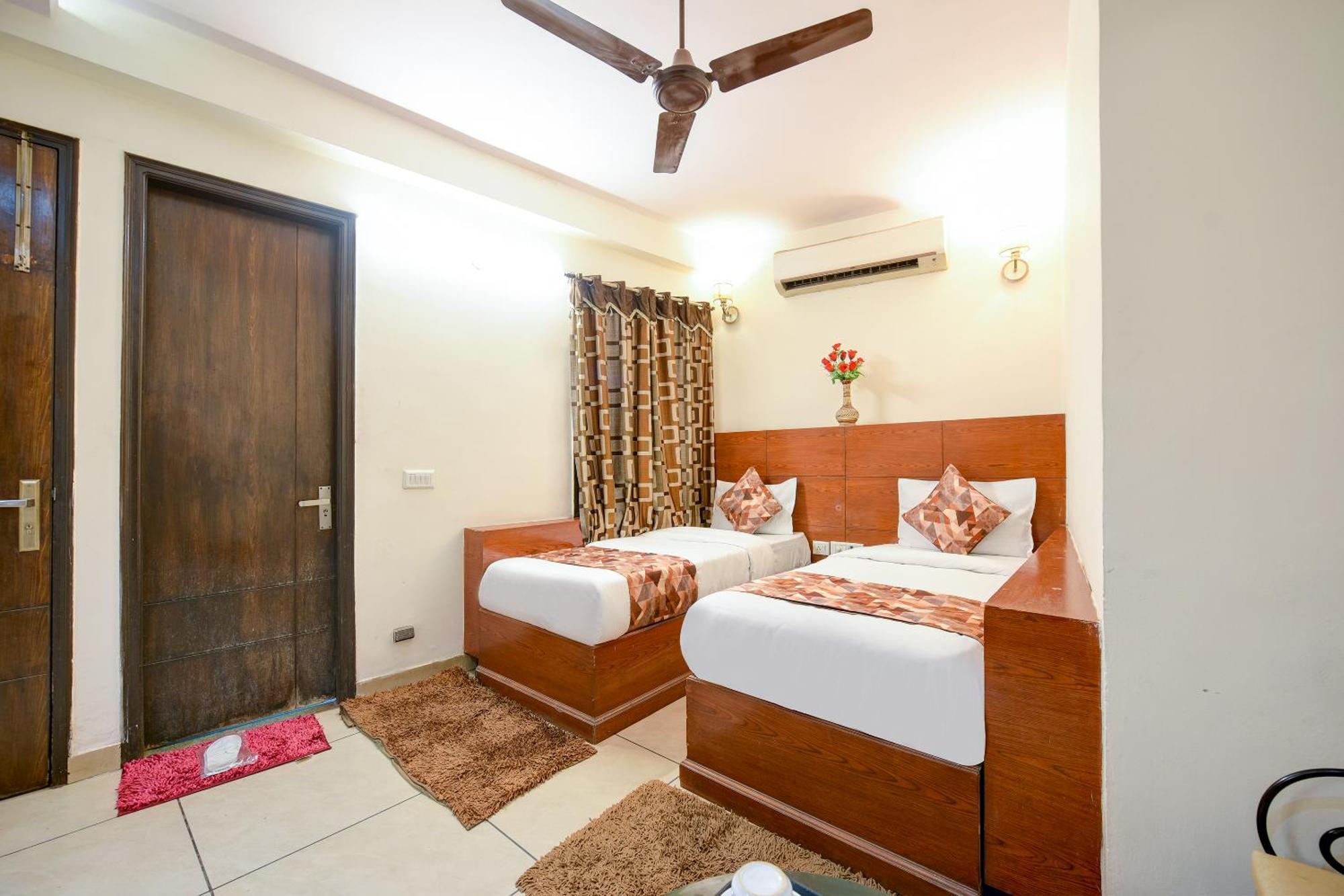 Hotel Le Grand - Walk-In From Rk Ashram Metro Station New Delhi Extérieur photo